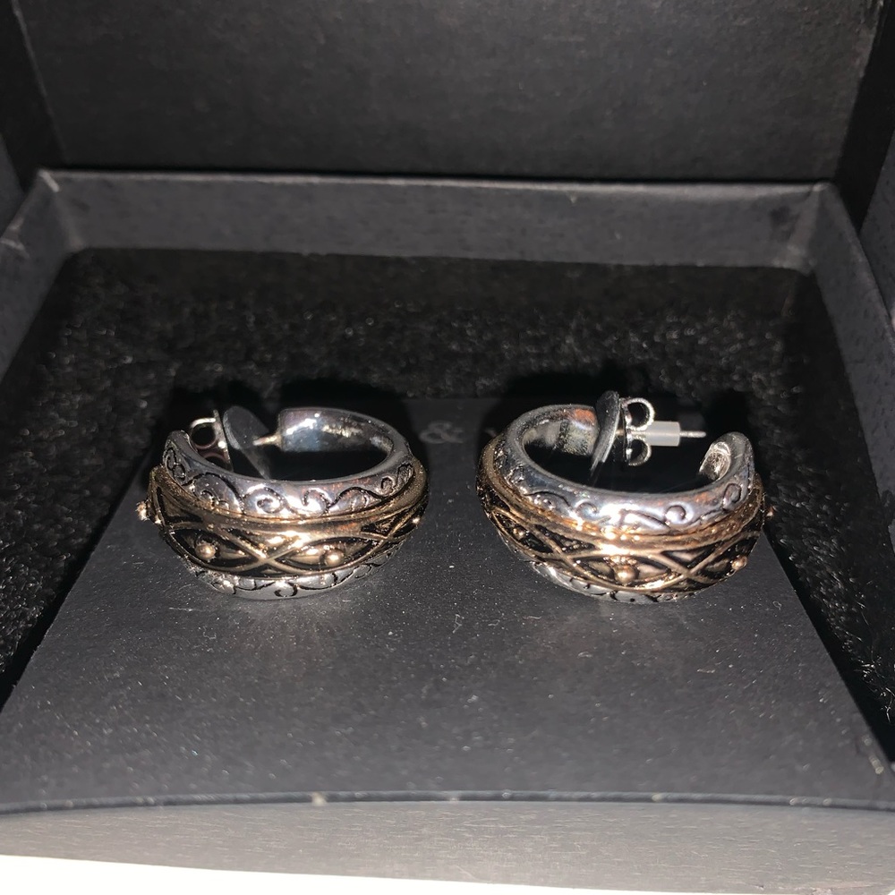 NWT! SCROLL & VINE Earrings